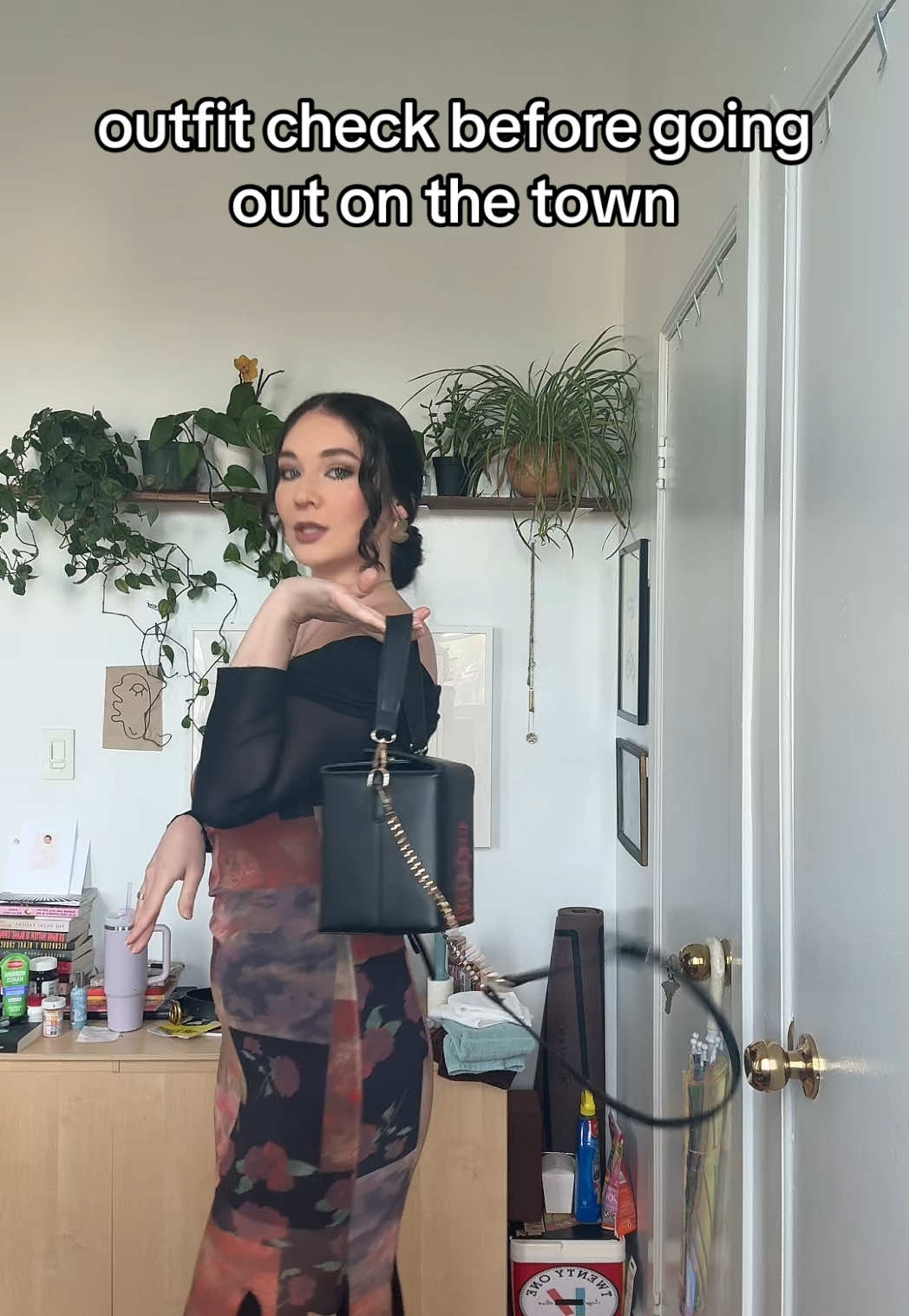 i didnt realize there was a filter on sorry #deathbecomesher #muscialsvocal #broadwaymusicals #broadwaygirls #ootdfashion #outfitcheck #fashionabledress #takeashotandmakeatiktok 