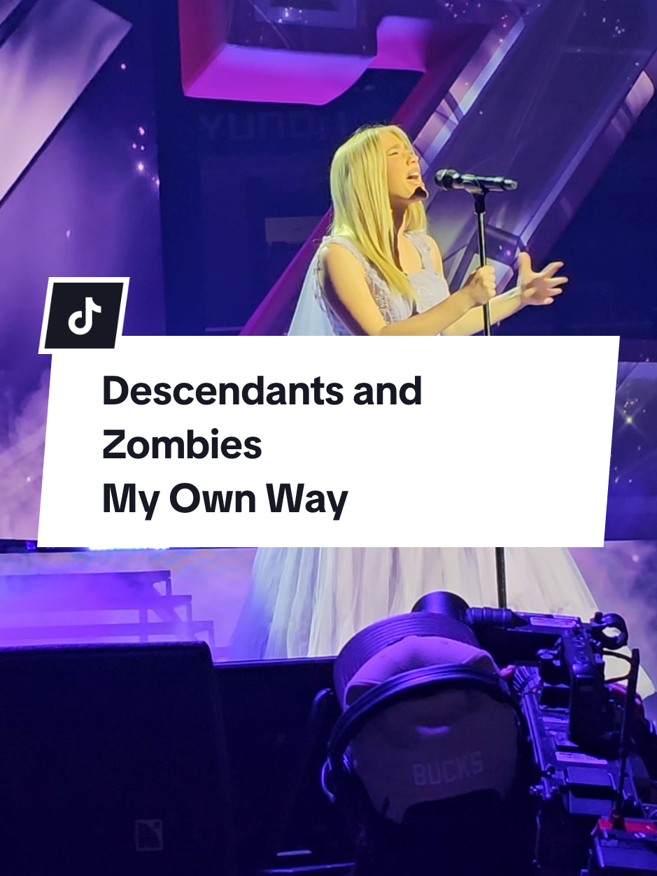 Freya blew us away all night!! @Freya Skye #myownway #descendantsandzombiesworldtour #freyaskye #disneyzombies #malachibarton 