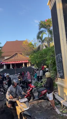 kondisi DPRD SOLO 🔥🔥🔥 #demo #solo24jam🌻 #surakarta #bubarkandpr #fyppppppppppppppppppppppp 