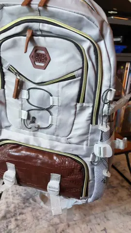 Mochila para la escuela, de viaje, o para lo que quieras. Disponible en varios colores 🎒 ##tiktokshoplaborday##tiktokshoplabordaysale##backpack##mochila##school