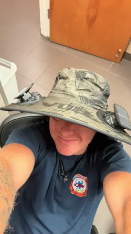 When all the guys at the fire station are fighting over this fan hat… 🤣🫢 #portablefan #landscaper #firefighters #solarfan #fanhat 
