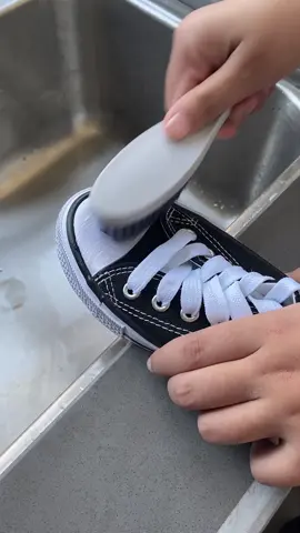 Shoes cleaning cream Looking brand new again!!#tiktok #tiktokshop #whitesneakercleaning #shoecleaning 