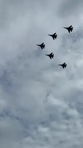 5 chiếc SU30MK2 tại Hà Nội, hổ mang chúa xé gió trên quảng trường Ba Đình trong buổi tổng duyệt #A80 #su30mk2 #dieubinh #quandoinhandanvietnam #qdnd
