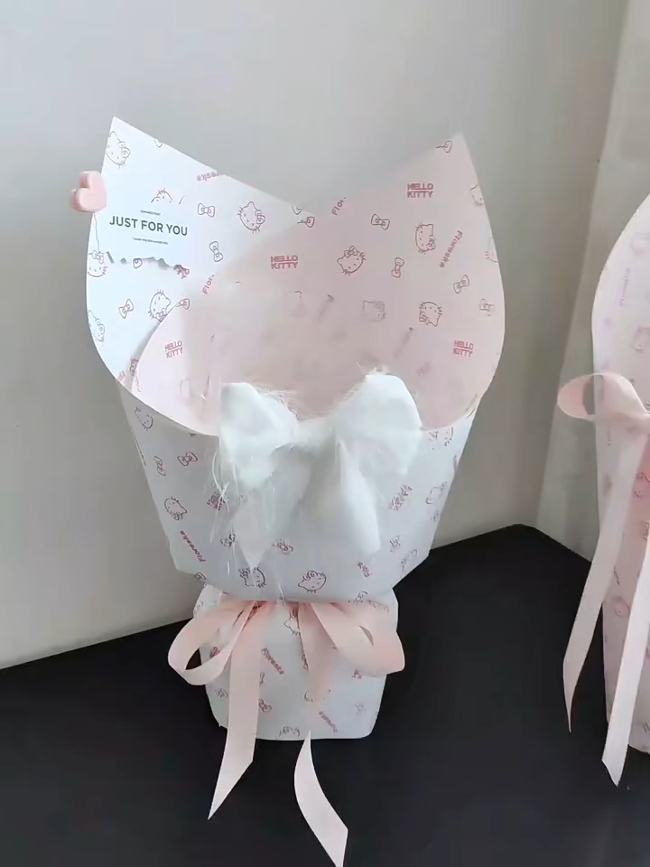 Hướng dẫn gói hoa bằng giấy Hello Kitty #camhoa #goihoa #giaygoihoa #phukienhoa #xuhuong