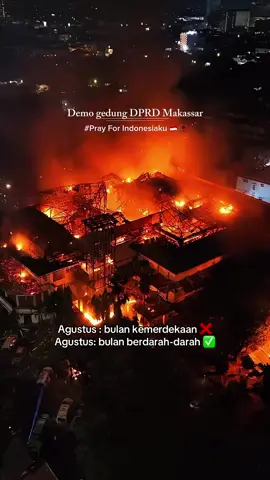 Sebagai guru, hati saya sangat terluka melihat tragedi pembakaran gedung DPRD Makassar yang merenggut nyawa. Anak-anak didik kita kelak akan bertanya, “Mengapa suara rakyat harus dibayar dengan korban?” Semoga kejadian ini menjadi pelajaran berharga bahwa kekerasan tidak pernah menyelesaikan masalah. #makassar #sulawesiselatan #dprdmakassar #prayformakassar #prayforindonesia 