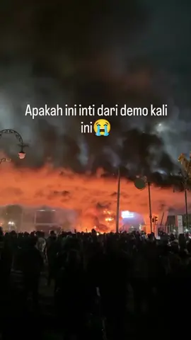 gedung DPRD yang di bakar massa #demo #dpr #dprri 