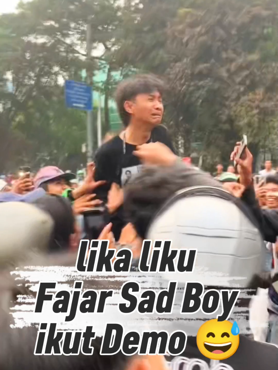 fajar sadboy ikut demo  #CapCut #promomakangajian #fyp#fajarsadboy #demo 