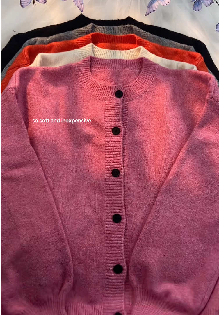 runnn before it’s gone!!💐💐 #backtoschoolshopping #womanfashion #falldealsforyou #sweater#sweaterweather 