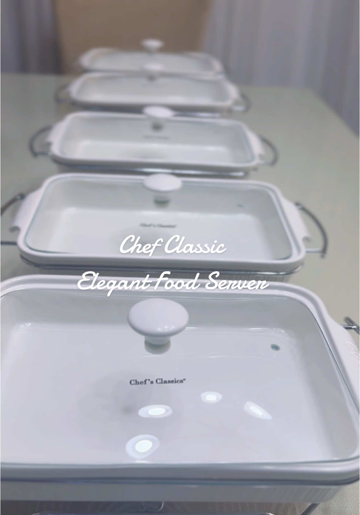 Yung simpleng food magiging social pag ganito food server mo eh. #chefclassic #foodserver #christmas #occasionwear #partywear 