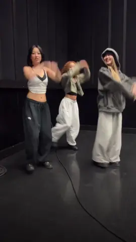 Lexi Savanna and Kendall dancing to soda pop ##sodapop#k#kpopdemonhuntersg#girlsetf#fypシ