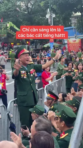 Vừa sáng lên là các bác đã cất tiếng hát! Việt Nam Hồ Chí Minh!!! #A80 #80namquockhanh #80namcachmangthang8 #Vietnam #Hochiminh
