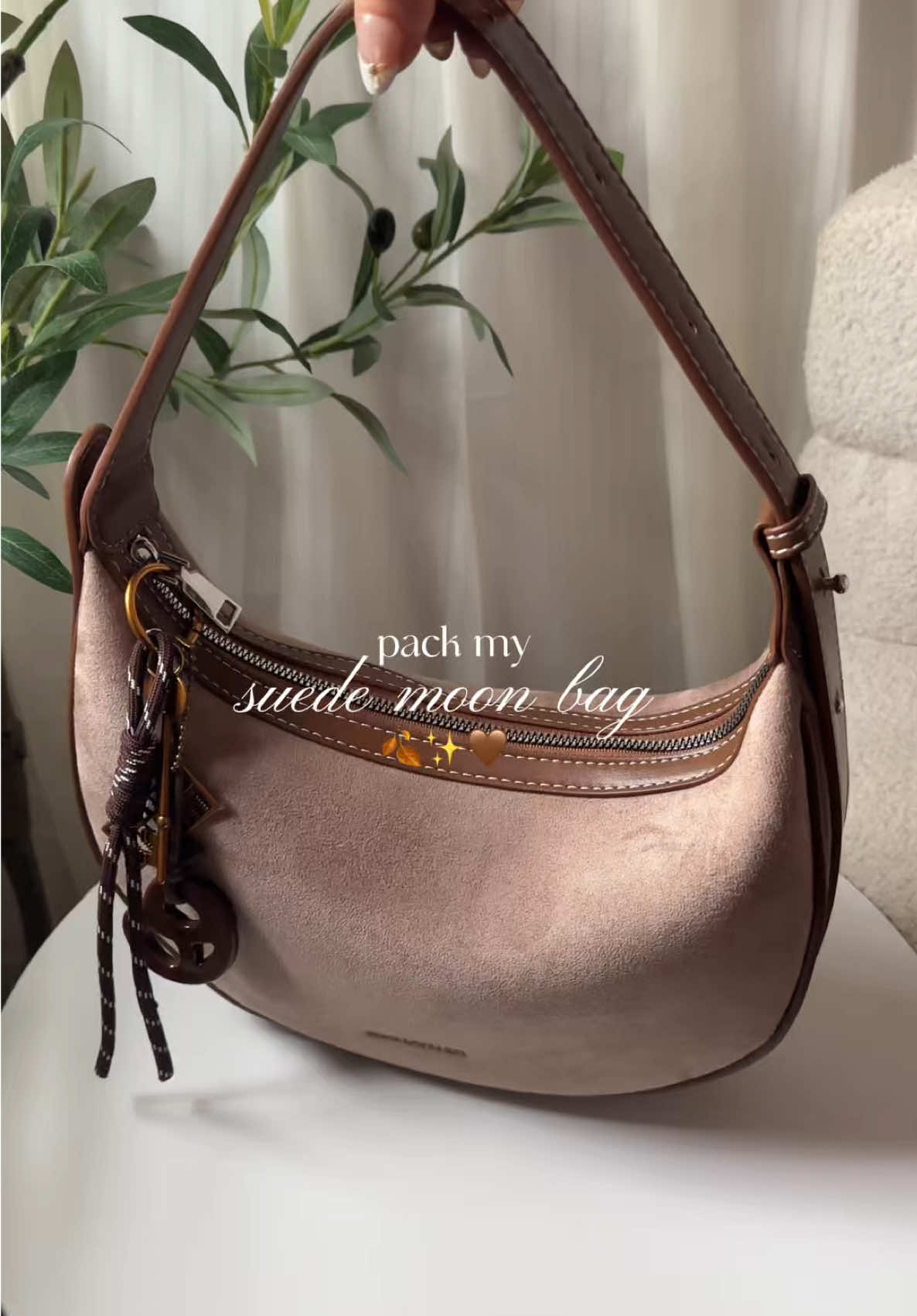 Replying to @🎀Tiktkfinds.PH🎀 i’m so obsessed with this suede moon bag 😭✨👜 @Bostanten PH #moonbag #suedemoonbag #shoulderbag #crossbodybag #womensbag