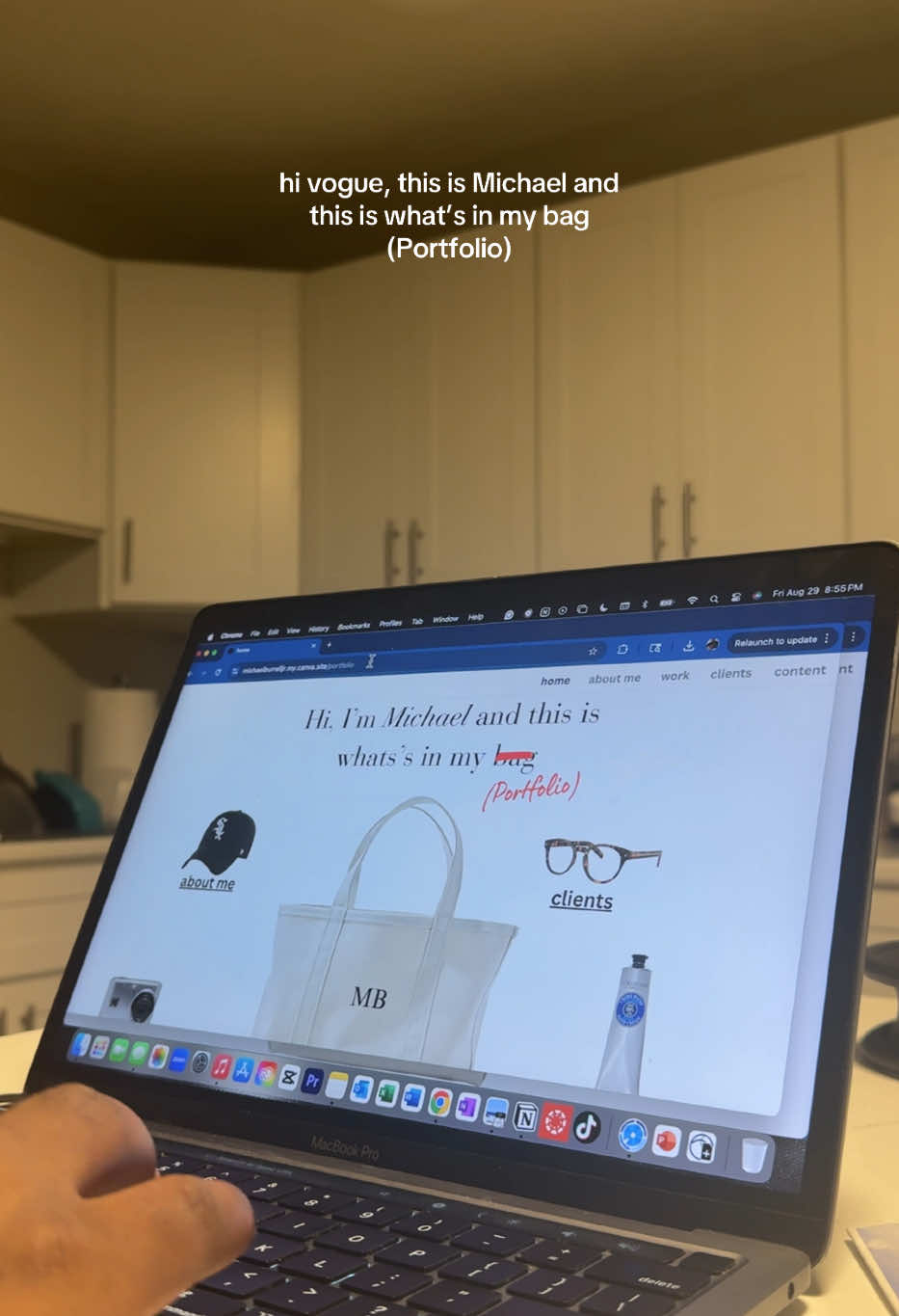 I fear I created the most rawest portfolio !! #portfolio #vogue #marketing #fyp #bellahadid #whatsinmybag #college #jobhunt