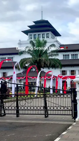 Bandung setelah demo 🇮🇩🥀 #infobandungkota #mahasiswa #masyaallahtabarakkallah @INFO BANDUNG KOTA 
