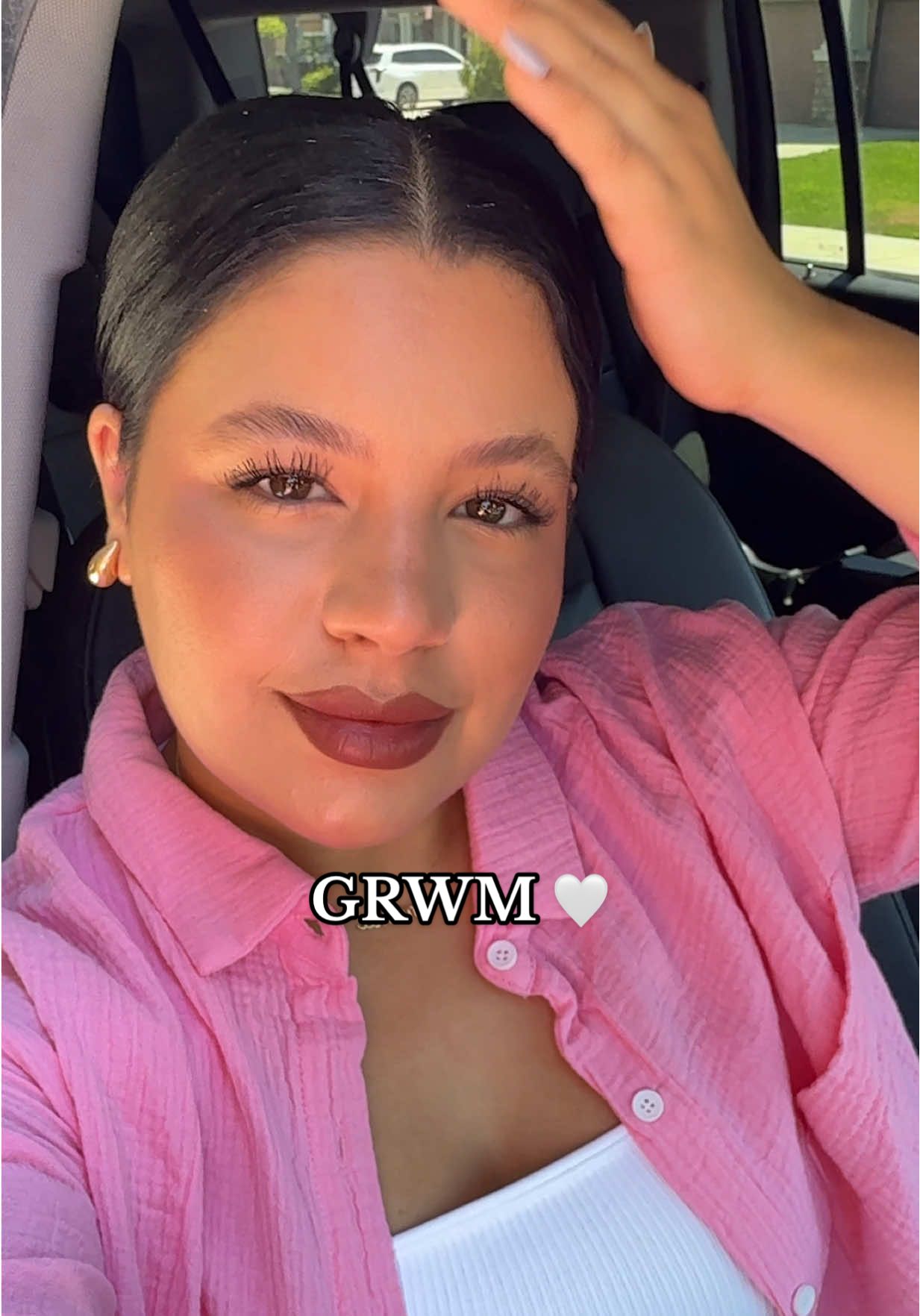I think I’m obsessed with the @loréal paris usa skin ink 😍 I love that I don’t need a loose powder to set my face !!!! #glam #grwm #beauty #everydaymakeup #makeup  @Ultra Violette Australian SPF @mcobeauty us @Benefit Cosmetics @Huda Beauty @Kosas @Morphe Cosmetics @Rare Beauty 
