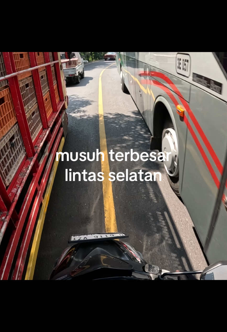 harus paham sama dimensi motor dan keberanian buat lewat sini sih.                                                                    #matictransjawa #lintasselatan #propermatic #touring #fyp #fypシ #fyppppppppppppppppppppppp 