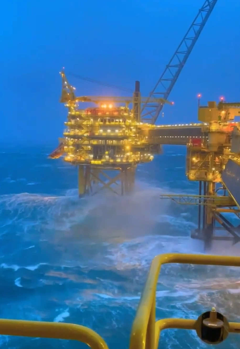 Dangerous North Sea ☠️ #Storm #Ship #Fear #UnitedStates #Ocean 