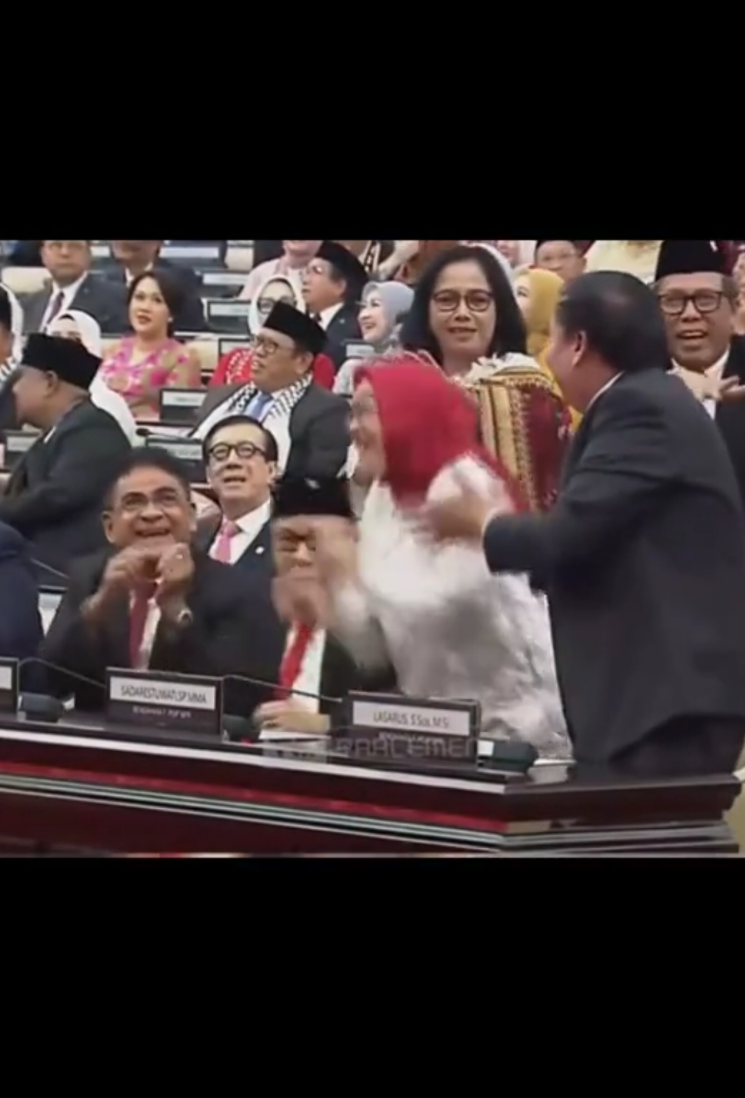 Sekarang kalian paham kan alasan gus dur ingin membubarkan DPR.  #gusdur #bubarkan #dpr 