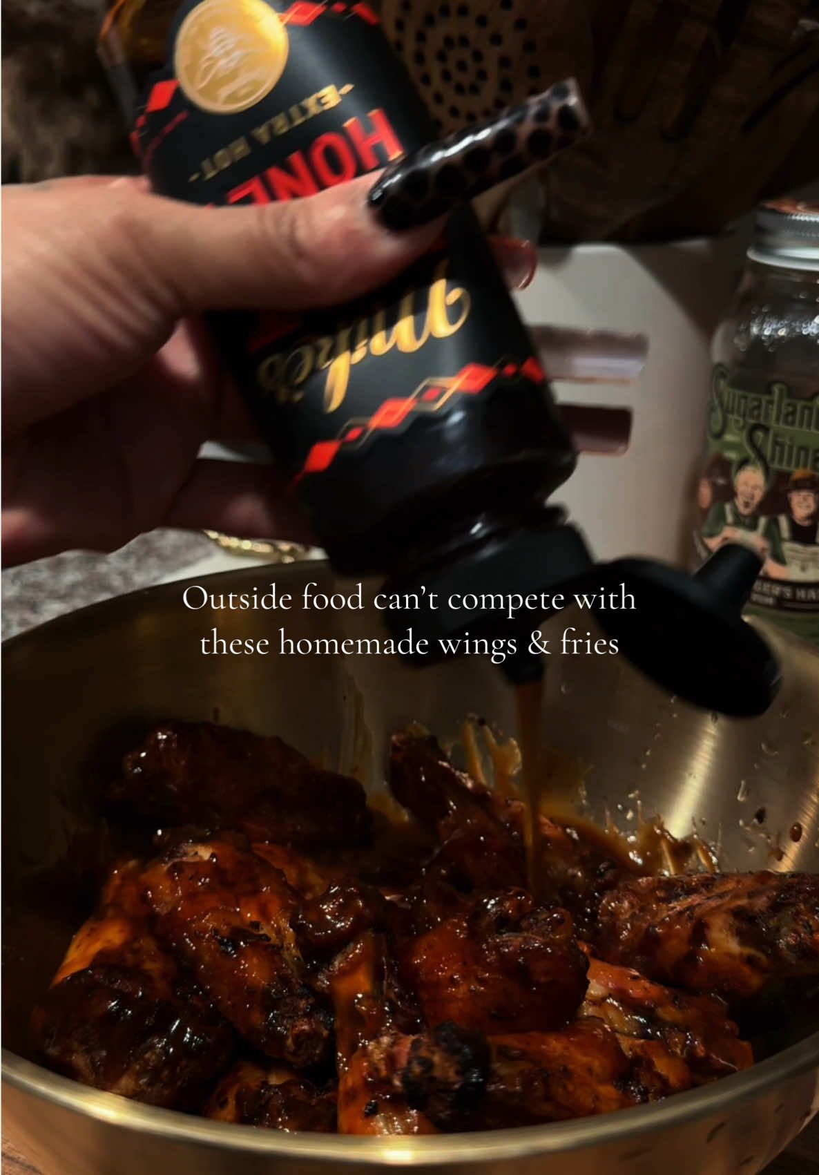 #WingsAndFries #EasyRecipe #FoodieTok #CrispyWings #TikTokEats        