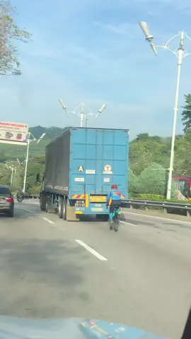 Malas nak cakap ,nanti dia suruh kita bawa basikal🤦🏻‍♀️🤦🏻‍♀️