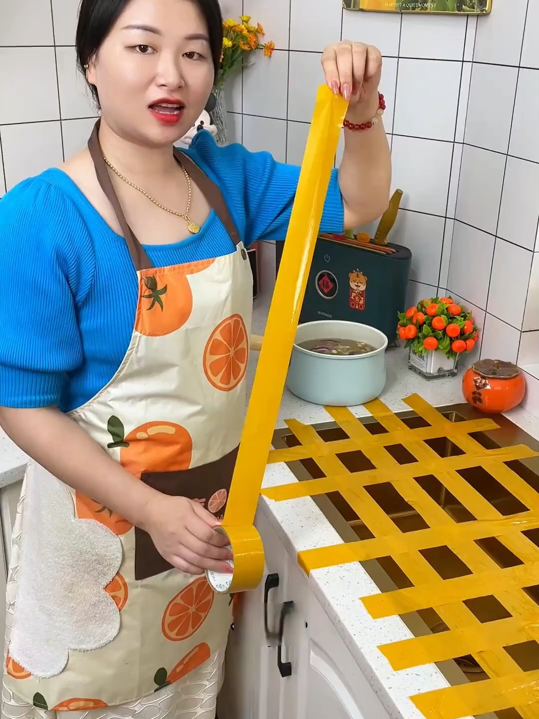 Since having this hanging sink drain basket,I no longer have to clean the smelly sink every day! #Sinkdrainbasket #sinkdrainrackrecommendation #kitchenessentials #musthavekitchentool