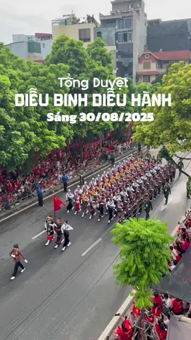 Cứ nghĩ buổi tổng duyệt sáng nay trời mưa lớn, cũng may trộm vía trời thương dân Việt Nam mình 🇻🇳🇻🇳🇻🇳🫶🏻🥳 Cùng ngắm nhìn các khối tuyến 1 của buổi tổng duyệt 30/08 nhé bà con 🫶🏻💋 #tongduyetdieubinhdieuhanha80 #a80vietnam #dieubinhdieuhanh #vietnam #xhtiktok 
