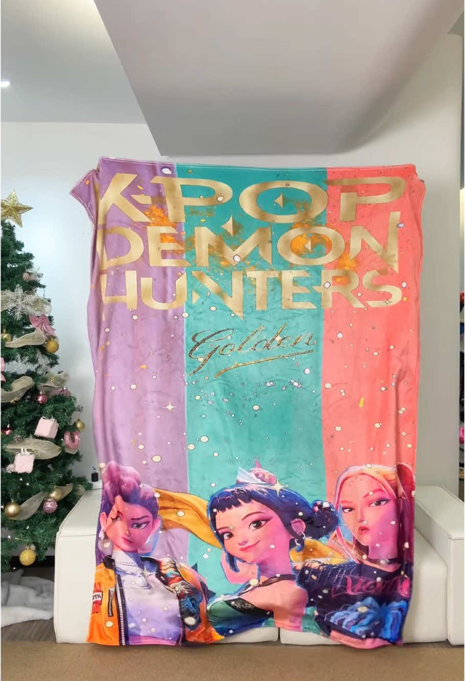 Your daughter will love this blanket! 🤗🥰#kpop #kpopdemonhunters #heavymetal #datenight #fyp#fyp #foryou #kpopdemonhunters #viral #jinu#kpop #kpopdemonhunters #fyp #fypシ #TikTokShopBacktoSchool #halloween #Halloween2025 #daysforyoudays #spotlightfinds #LoveMyHome #blanket#FYP #SoftBlanket #BedroomEssentials #CouchBlanket #TravelBlanket #oversizedblanket 