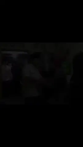 presidenrepublikindonesia Presiden menyambangi kediaman almarhum Affan Kurniawan, pengemudi ojek online yang menjadi korban insiden kendaraan taktis, untuk menyampaikan duka cita yang mendalam kepada keluarga besar almarhum. Kunjungan ini merupakan bentuk penghormatan Presiden terhadap kerja keras dan ketulusan almarhum dalam menghidupi keluarganya. Semoga almarhum diberikan tempat terbaik di sisi Tuhan Yang Maha Esa, dan keluarga yang ditinggalkan senantiasa dianugerahi kekuatan, kesabaran, serta ketabahan. Pemerintah juga berkomitmen untuk menjamin kelangsungan hidup keluarga almarhum melalui perhatian khusus dan dukungan terhadap kebutuhan yang diperlukan, serta memastikan penanganan perkara ini berjalan hingga tuntas sebagai wujud penegakan keadilan bagi almarhum Affan Kurniawan.#prabowo #presidenprabowo #prabowosubianto 