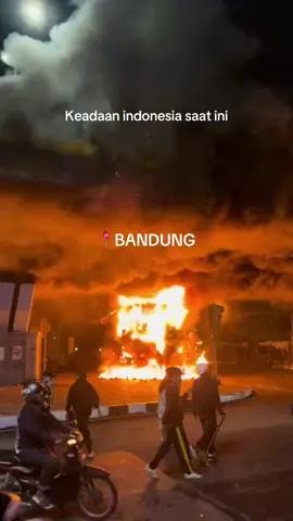 Semoga membaik negeriku tercinta #demo #dpr #pemerintah 