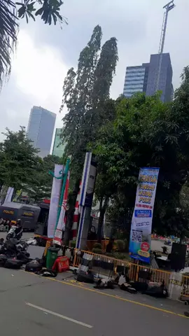 mreka jga sma sprti kita punya ank istri.,sudahilah ini smua,,mreka hnya menjalankn tugas.. #damailahindonesiaku 