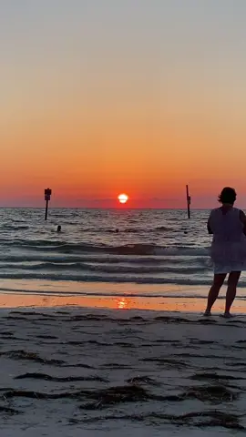 #beyoncé #Halo #sunsets #beachvibes #goodvibes #floridalife #sunnydays #inspiration 