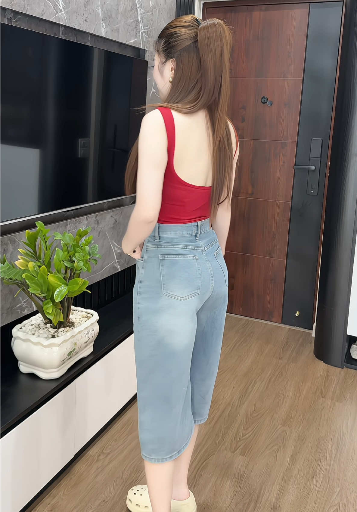 Dáng quần lửng đẹp quá luôn mí bà ơi