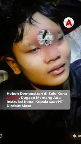 Sebuah video viral di media sosial soal demonstrasi di Solo., Jumat (29/9) malam. Dalam video tersebut, bocor percakapan diduga polisi menginstruksikan kepada anggotanya untuk menemb*k para demonstran. Ini diketahui usai masa merebut HT.   Diduga komandan tersebut memerintahkan hal tersebut karena tak ingin kesatuannya hancur. Lalu, di beberapa akun disebutkan ada seorang pelajar yang terkena temb*kan tersebut hingga mengalami l*ka serius di dahi. Dalam keterangan yang diterima AyoIndonesia.com, banyak anggota khusus sn*per dipasang di beberapa titik di Solo agar memecah masa. Namun, hingga kini pihak kepolisian di Solo belum memberi pernyataan atas peristwa ini. Follow terus @ayoindonesiacom #demosolo #HT #demohariini