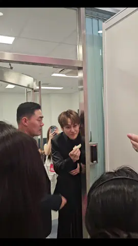 Ảnh cầm miếng ổi ra hỏi trái gì ngon thế 😆 #kimbum #beautysummit #viral #xuhuongtiktok 