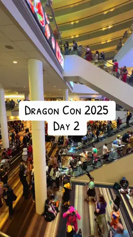 We’re back! 🐉 #dragoncon #atlanta #cosplay 