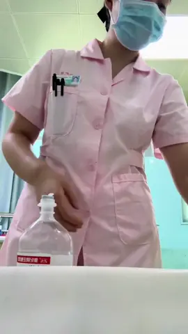 Add a little music, it feels good! #hospital #medecine #serum 