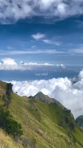 jatuh cinta sama view merbabu🤍 #merbabu #merbabuviagancik #fyp #fyppp 