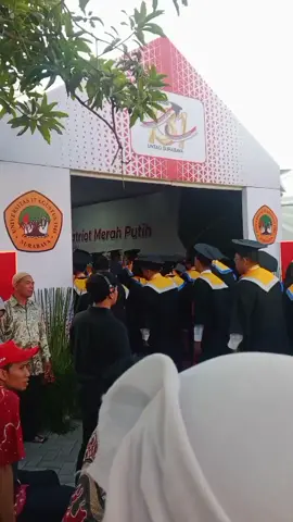 #wisuda #2025 #untagsurabaya #epic musik #surabaya 
