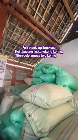 Yuk mampir ke Toko Putra Jaya yg pasti ada berbagai jenis pakan ternaknya👌😉 . . . . . #pakanternak #pakanmurah #putrajaya #magetan #magetan24jam 
