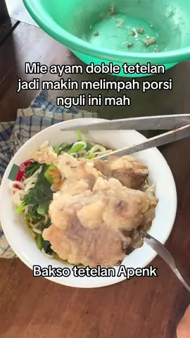 Doble tetelan ?? Boleh donk sesuai pesanan #baksoviral #baksotetelan #mieayam #sukabumi #promoseruweekend 