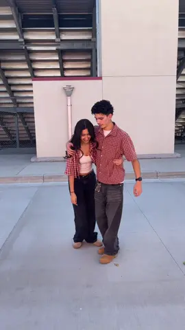 When he saids I cant pick him up so I prove him wrong 🥰 @aidenn.20 #twinday #bf #imstrong #couple #fyp