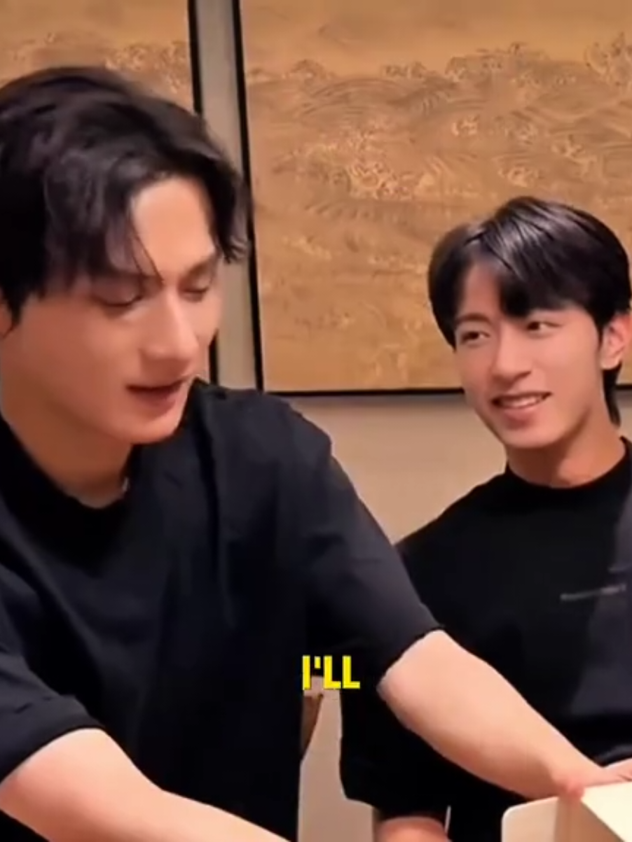 Three vlogs in one video… you can feel the difference in each clip, right? #oceanjiang #SeekyLi #jiangheng #LiPeiEn #fyp 