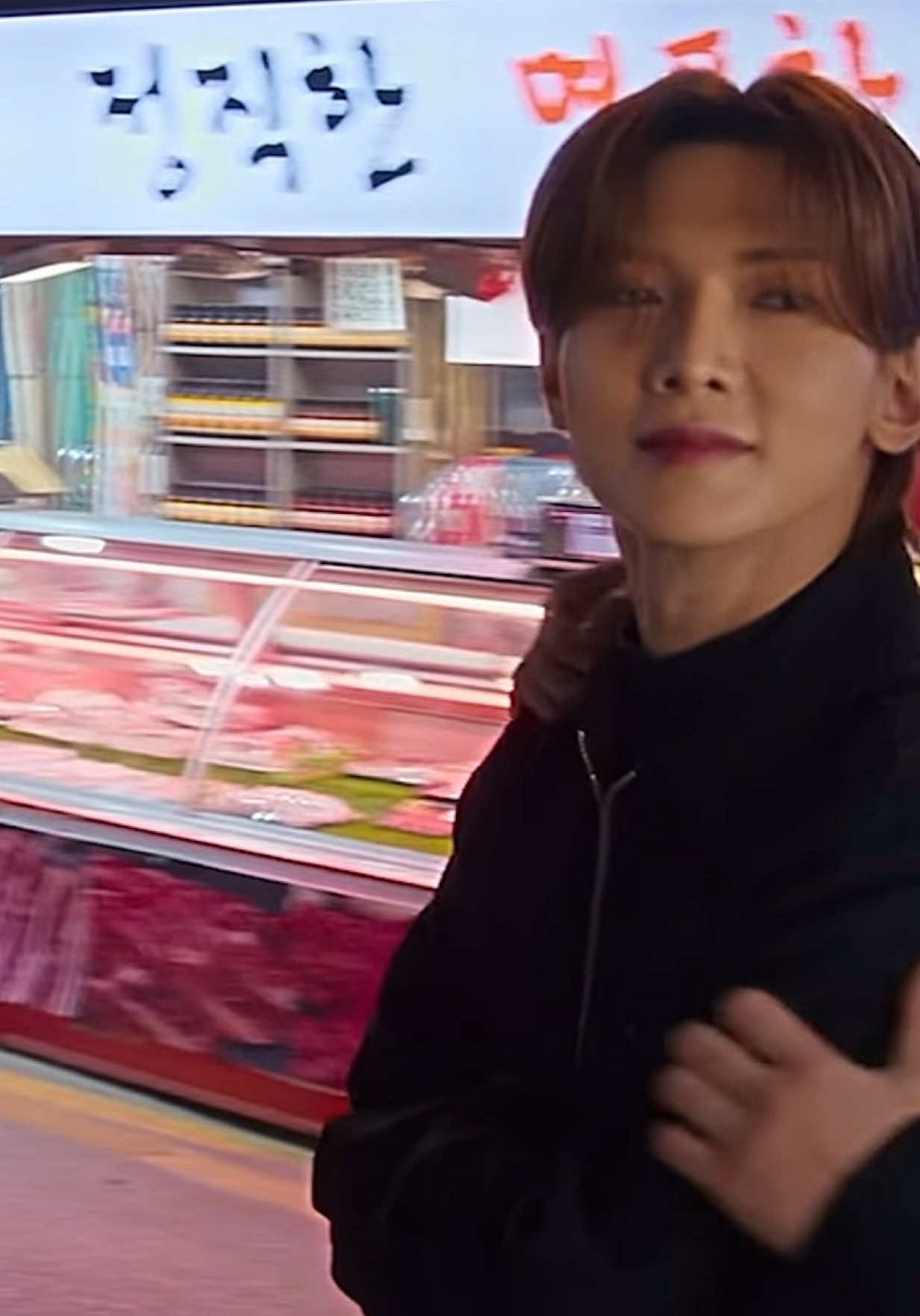 Balvin is there this is very proudly but what I see is just #sansang 😍 #yeosang #san #ateez 