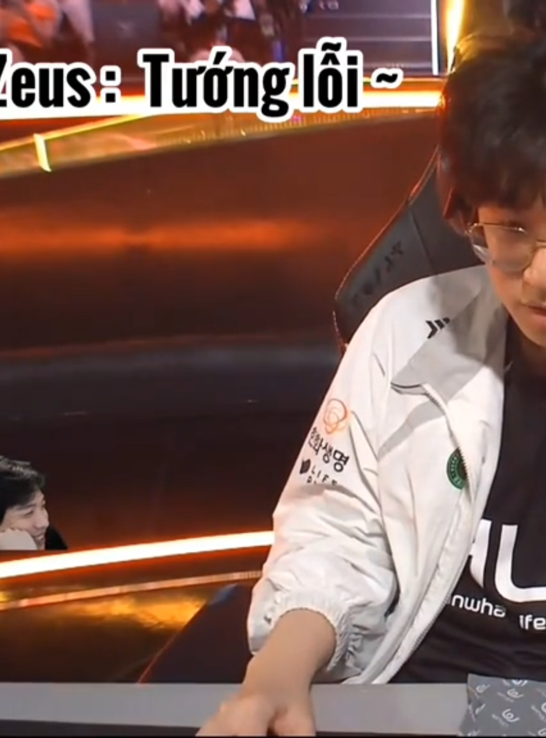Cam trưởng Song Smeb đã nói rồi đấy ^^ HLE cũng sốc lại tinh thần mạnh mẽ đi đấy nhe  #Smeb #HLE #Zeus #Peanut #Viper 