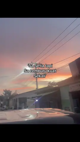 Aduhhh ee #fotolive #most #sunset #Timor 