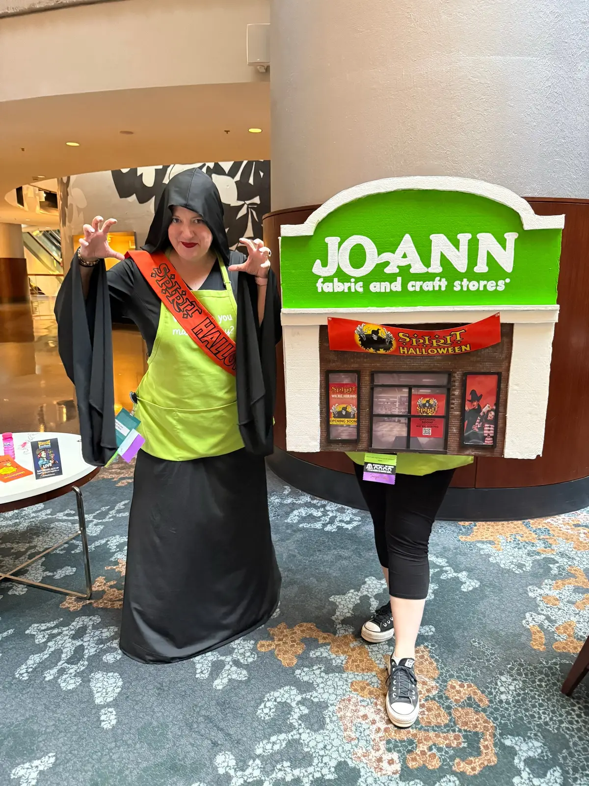 The loss of JOANN Fabrics was a big blow to the cosplay and crafting communities. Good thing we have a sense of humor about it. Big thanks to @Aralyn for organizing the meetup! 💚 This is why I love @Dragon Con! #joannfabrics #dragoncon #cosplay 
