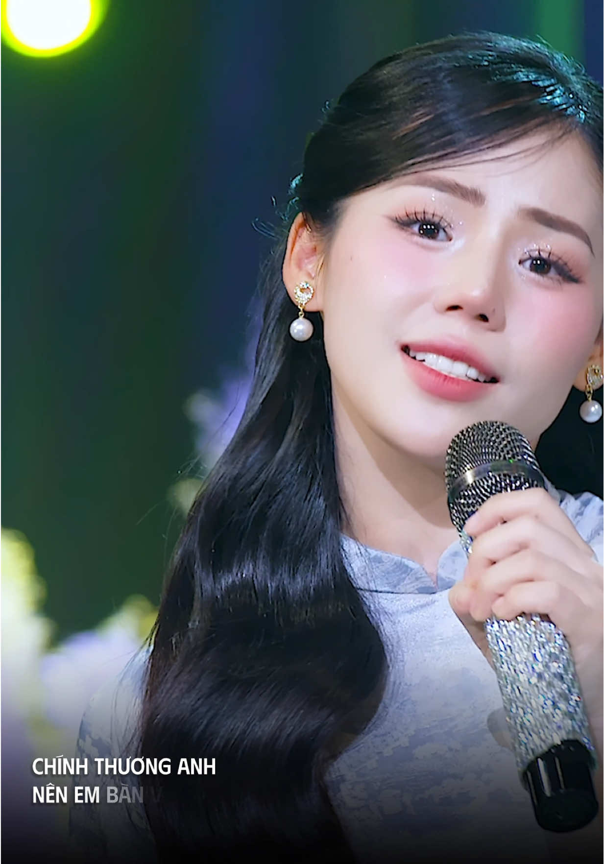 Răng em thương anh mà anh nhủ rằng em nỏ thương?🥹#huongly #tiktokgiaitri #gianmathuong #nhaccachmang #chidepdapgioresong 