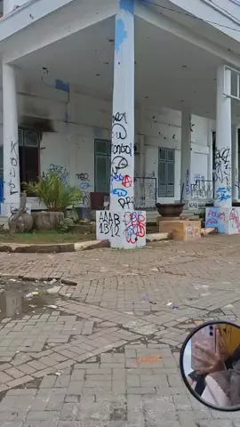 kondisi gedung DPRD kota tegal setelah demo semalem ‼️ #bubarkandpr 
