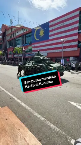 Persembahan daripada Tentera Darat ATM di sambutan hari kemerdekaan ke 68 tahun ini di Kuantan Pahang #sambutanmerdeka2025 #tenteradaratmalaysia #atm #kuantan #ggk 