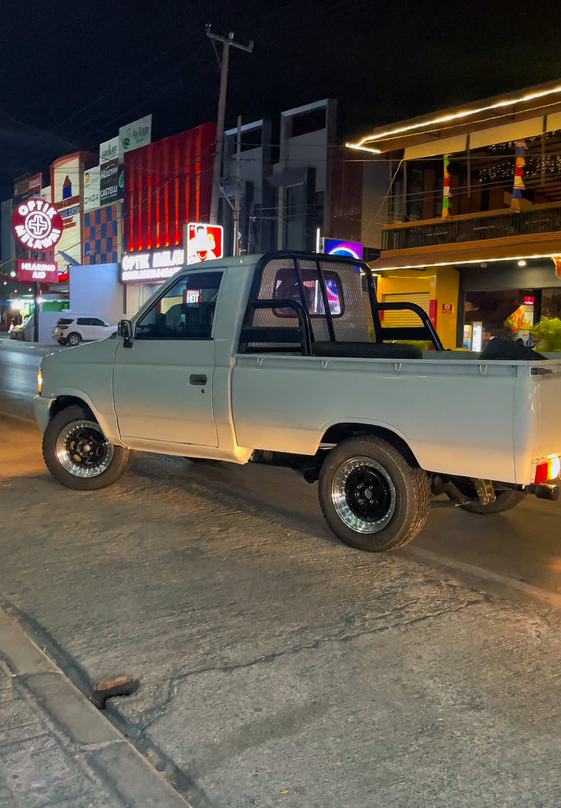 Mobil Panther ganti velg baru biar tampilan makin ganteng😎👍🏼 #kupang #tiles #timorleste #ntt #akimobil #accungs #ngs #kupangntt #kupanghits #flores #timurtengahselatan #nttpride🏝🔥fypシviral #nttpride🏝🔥 #velg #velgmobil #gantivelg #velgbaru #panther #mobil #fyp #fypage #fypシ゚ 